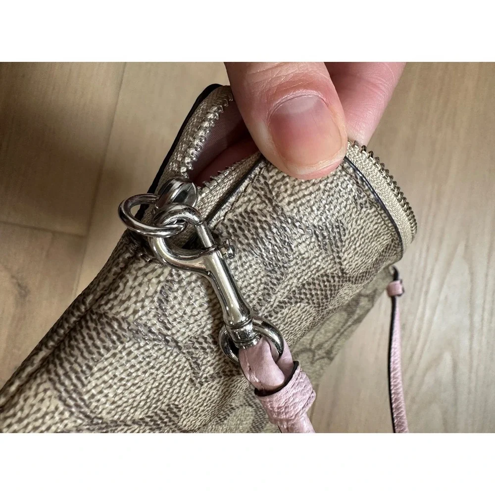 Coach Signature Canvas Corner Zip Wristlet Pink Colorblock Leather F58035